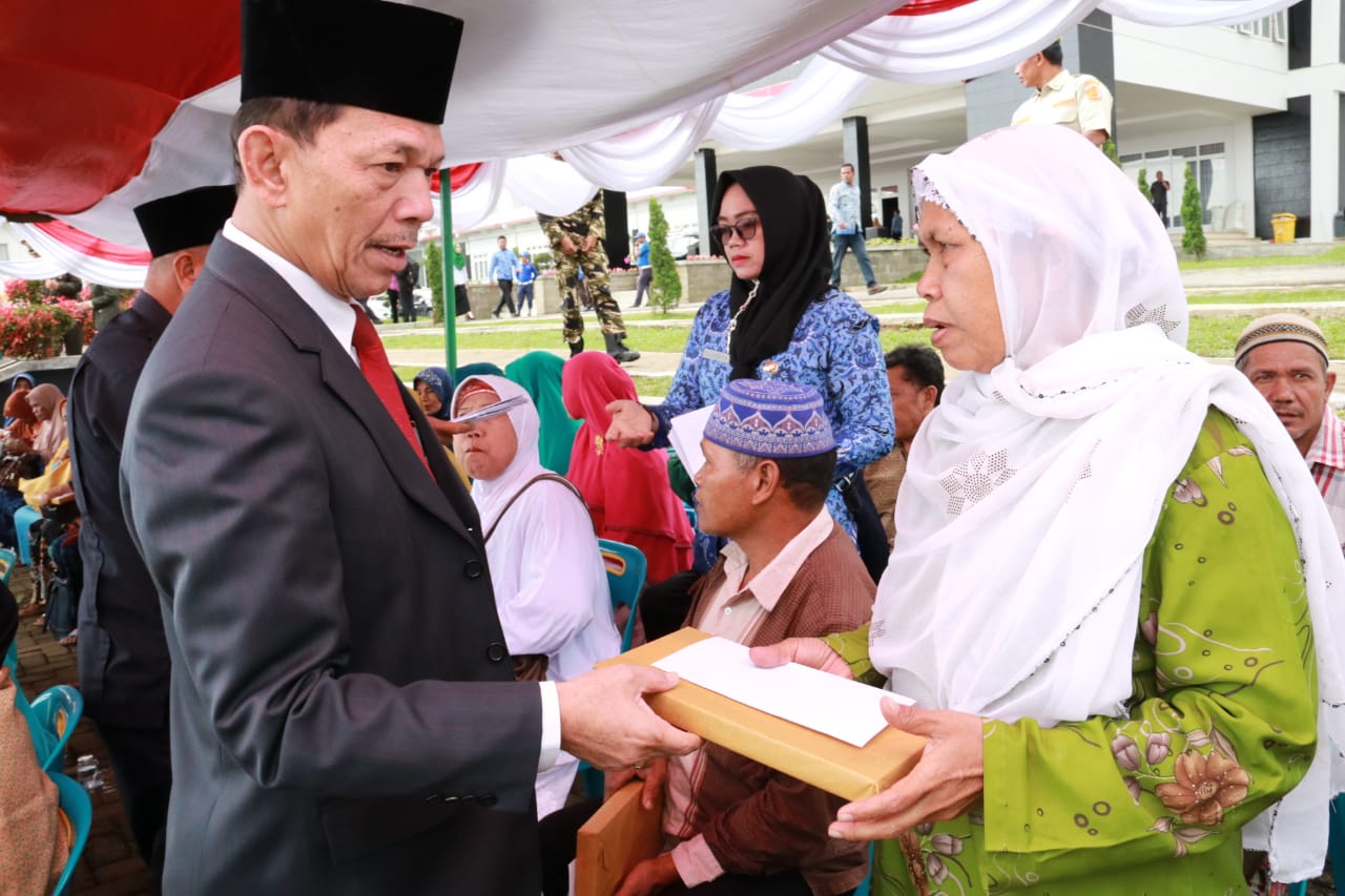 Bupati Tapsel Irup Peringatan Hari Pahlawan 10 November