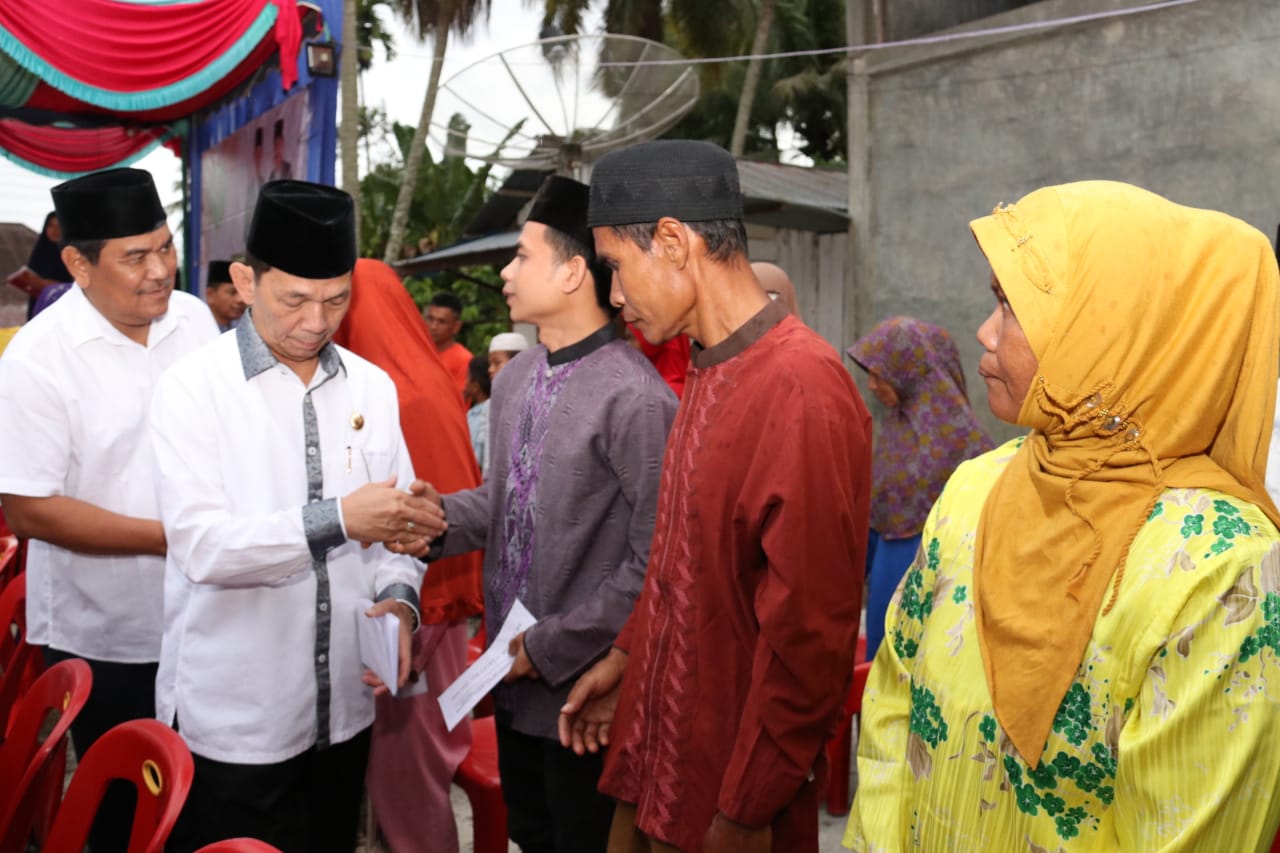 Bupati Tapsel Lanjutkan Safari Ramadhan Ketujuh di Desa Sipangko