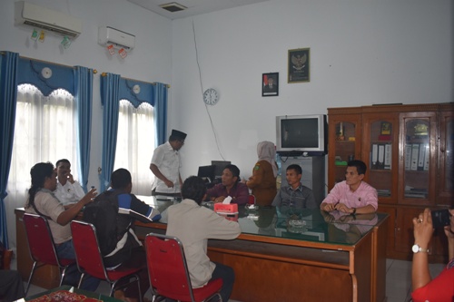 Belum Ada Titik Terang, Warga Beringin Jaya Datangi Inspektorat dan DPRD Madina