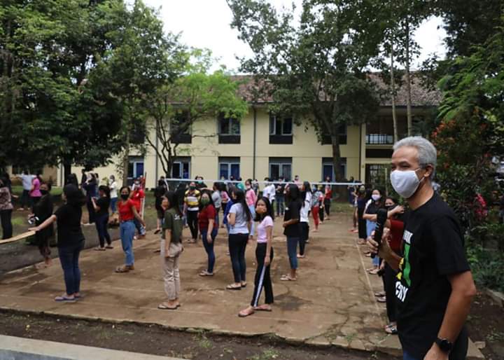 Sambangi Salatiga, Gubernur Jawa Tengah Kirim Bantuan untuk Mahasiswa Nias sampai Papua