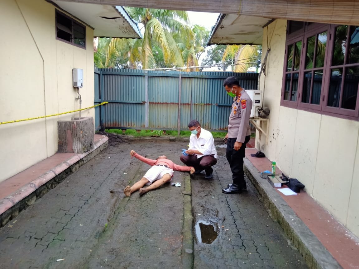 Mayat Pria Ditemukan Di Bawah AC Kamar Hotel Danau Toba Pardede