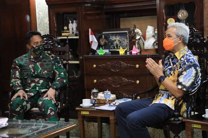 Disambangi KSAD Andika, Ganjar Beberkan Penanganan Covid-19 dan Peran Penting TNI
