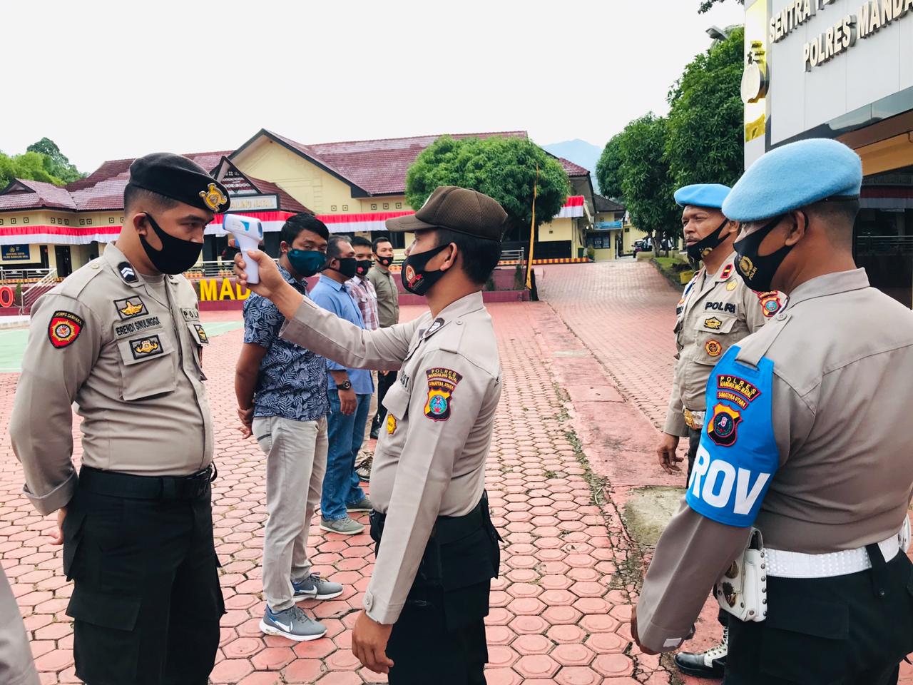 Memutus Penularan Covid-19, Personil di Mapolres Madina Juga Harus Patuhi Protokol Kesehatan