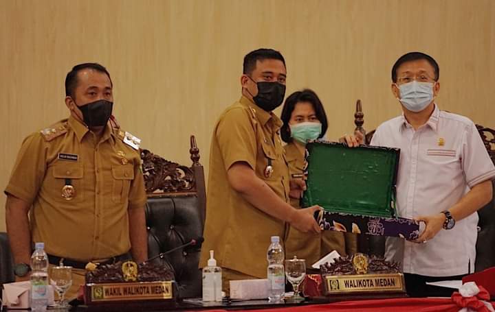 Walikota Sampaikan LKPJ Akhir Tahun 2020 ke DPRD Medan