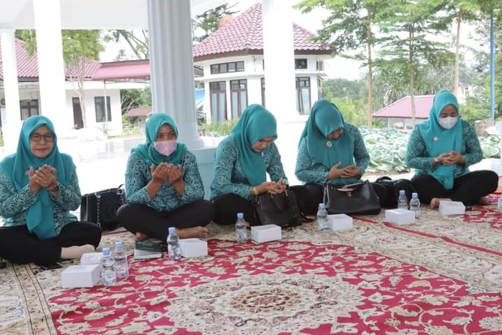 Mewujudkan Herd Immunity, TP. PKK Madina Rapat  Covid-19