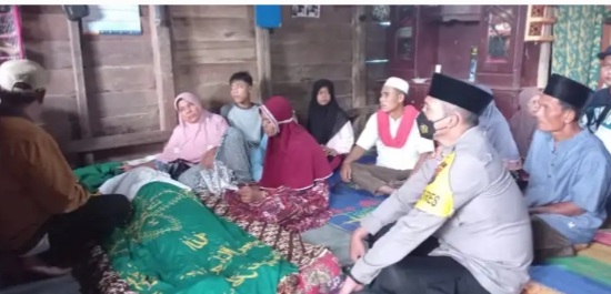 Kapolres Madina Turut Berdukacita Akibat Longsor Bandar Limabung