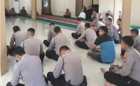 Perkuat Mental Personil Polres Madina Rutin Melaksanakan Binroh