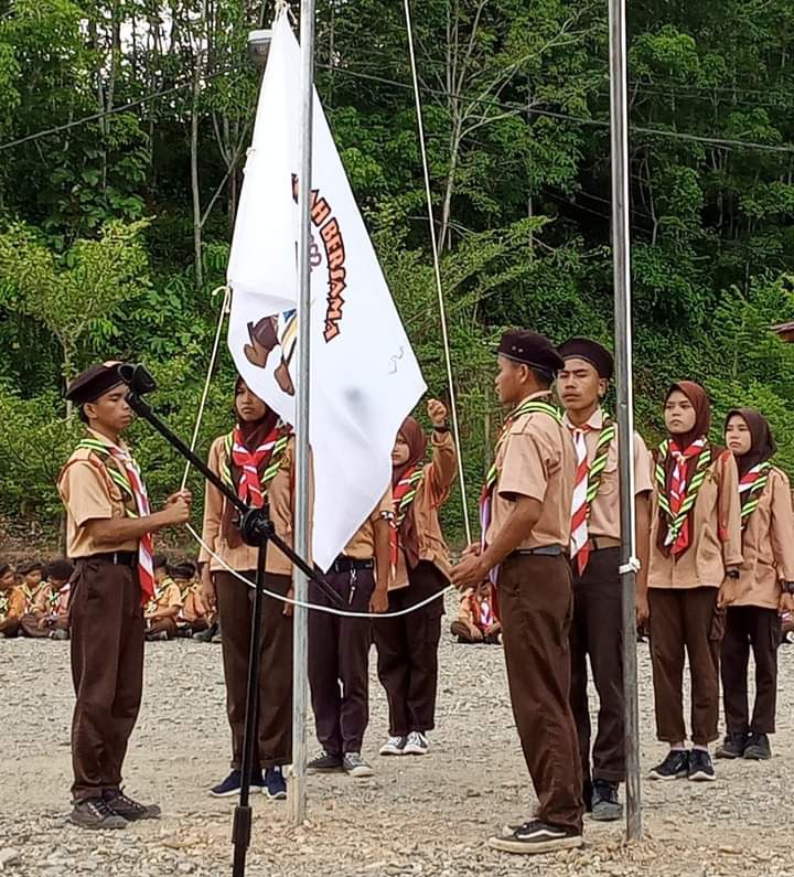 16 SD Ikuti ” Kemsa ” Pramuka di Sampuraga Kec.Panyabungan Barat