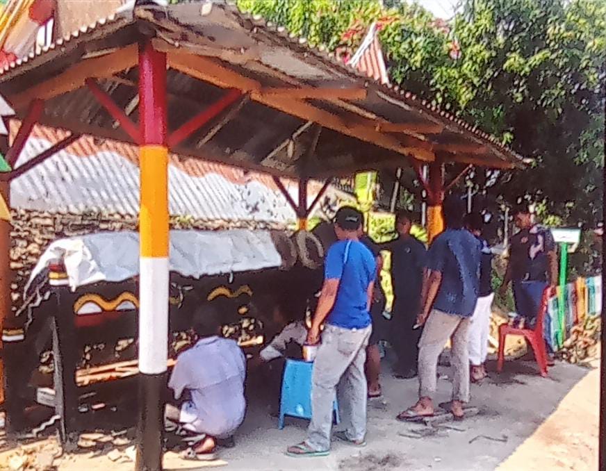 Warga Desa Hutaraja Kec.Siabu Gotong Royong Menuju Desa Terbaik