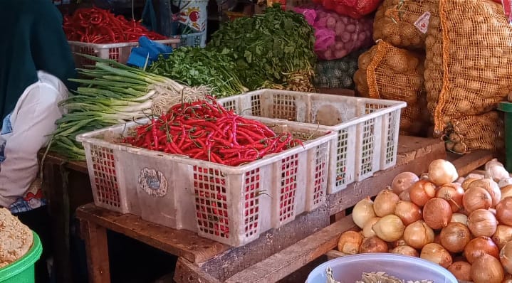Harga Cabe Merah di Madina Turun