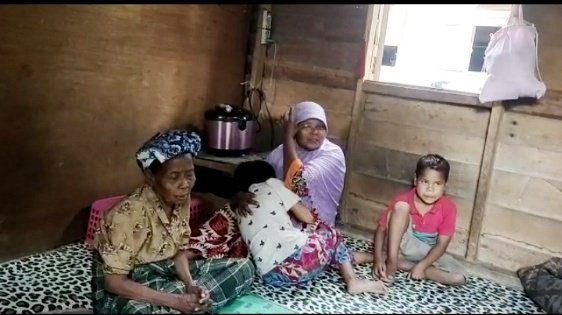 Tinggal Dengan Nenek Tua, 3 Anak Yatim – Piatu Butuh Perhatian Pemda dan DPRD Mandailing Natal