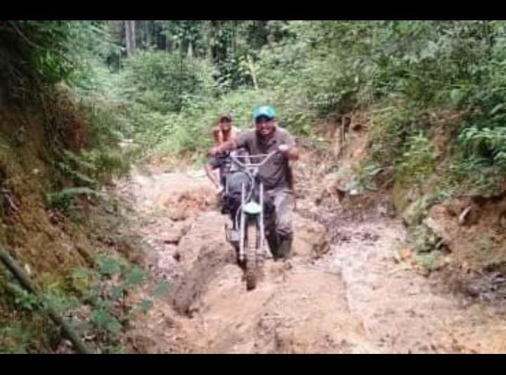 Jalan Tidak Ada, Warga Desa Aek Nabara ” Belum Merdeka “