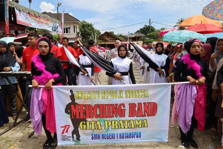 Liputan Khusus, Festival Drumband di Kec.Kotanopan ( 2 ) Warga Membludak
