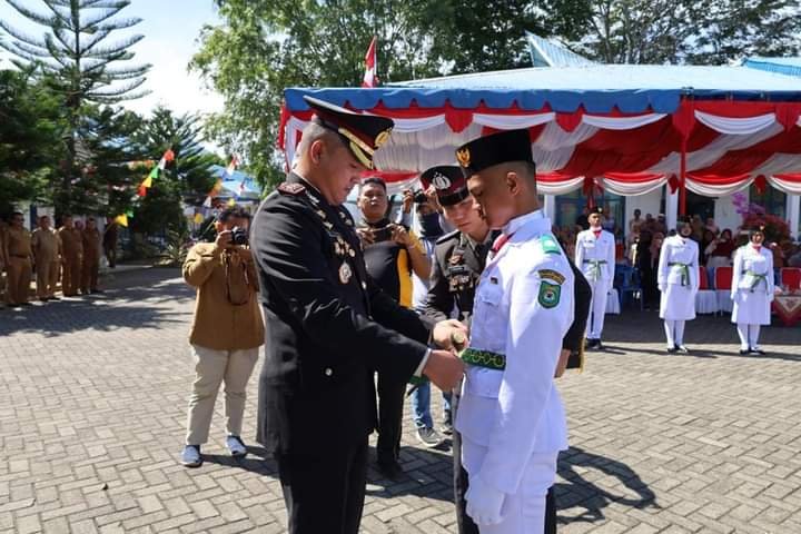 Kapolres Madina Pimpin Upacara Pengukuhan Anggota Paskibra