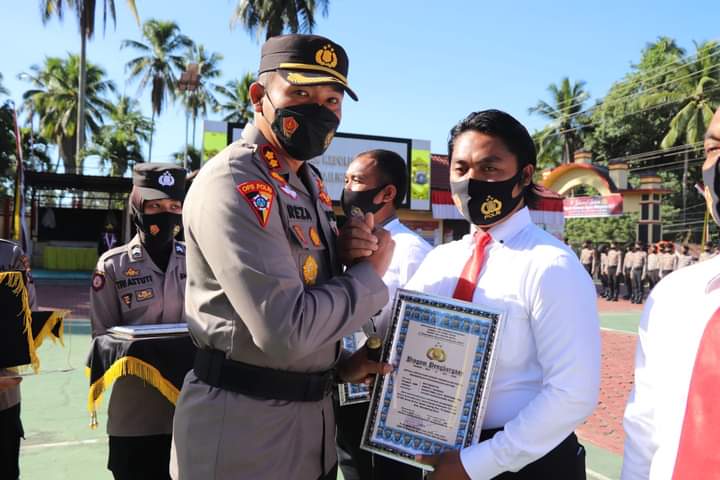 Priode Agustus 2022, 7 Personil Satres Narkoba Terima Reward Dari Kapolres Mandailing Natal