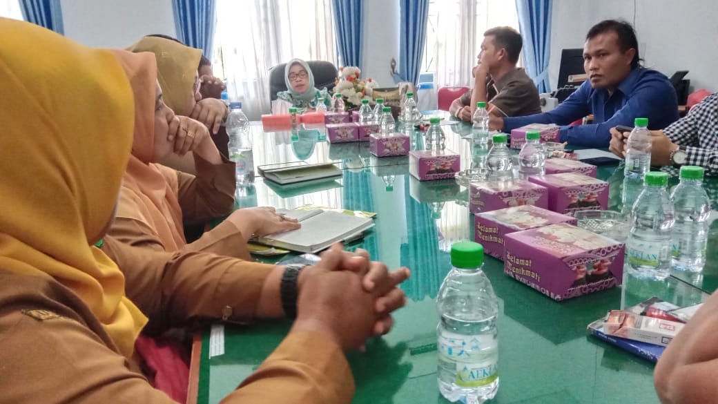 Menelusuri Rumor ” Mahar ” Rp 200 juta Kepala Sekolah SMPN 2 di Mandailing Natal (2), Kabid PTK : Saya Hanya Boneka di Jabatan Ini..!!!