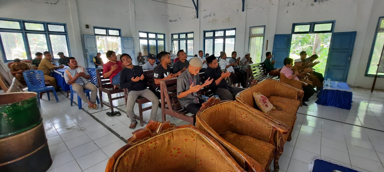 Mediasi Berjakan Alot, Ketua LPMK Longat Didesak Warga Mundur