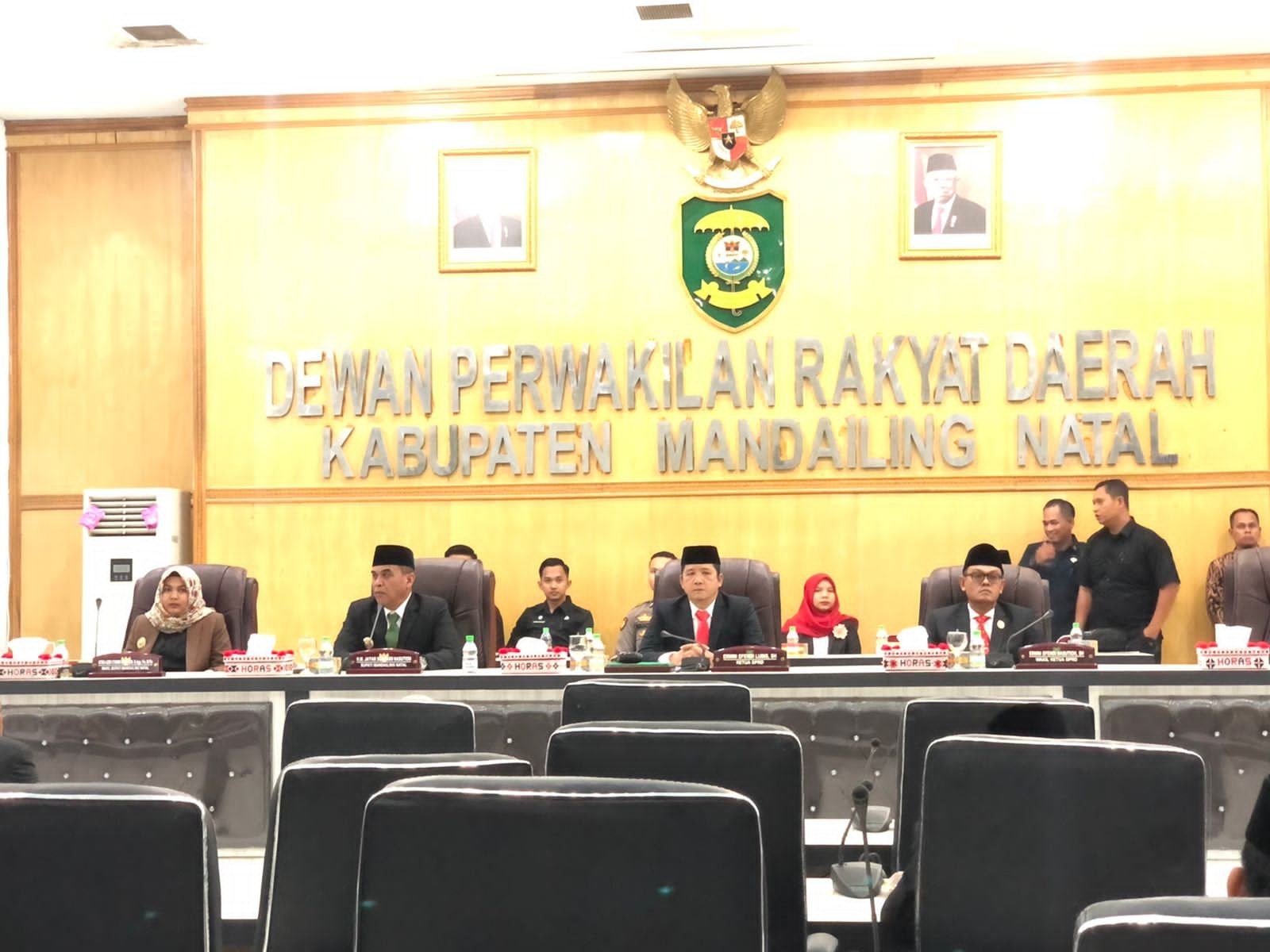 Paripurna Istimewa DPRD Madina Mendengarkan Pidato Kenegaraan HUT RI Ke – 77 Tahun 2022 ( 1)