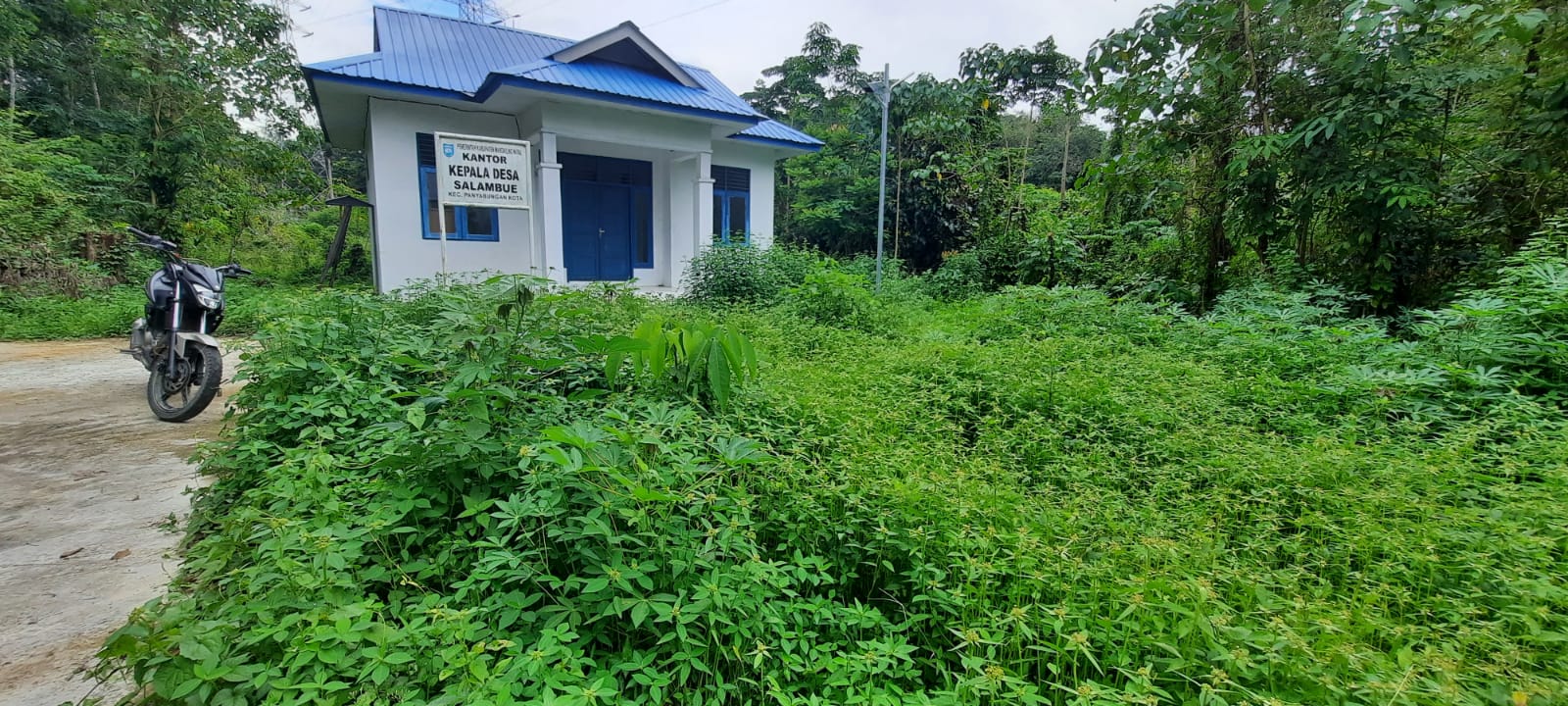 Kantor Kades Salambue Kec.Panyabungan ” Mubazir “