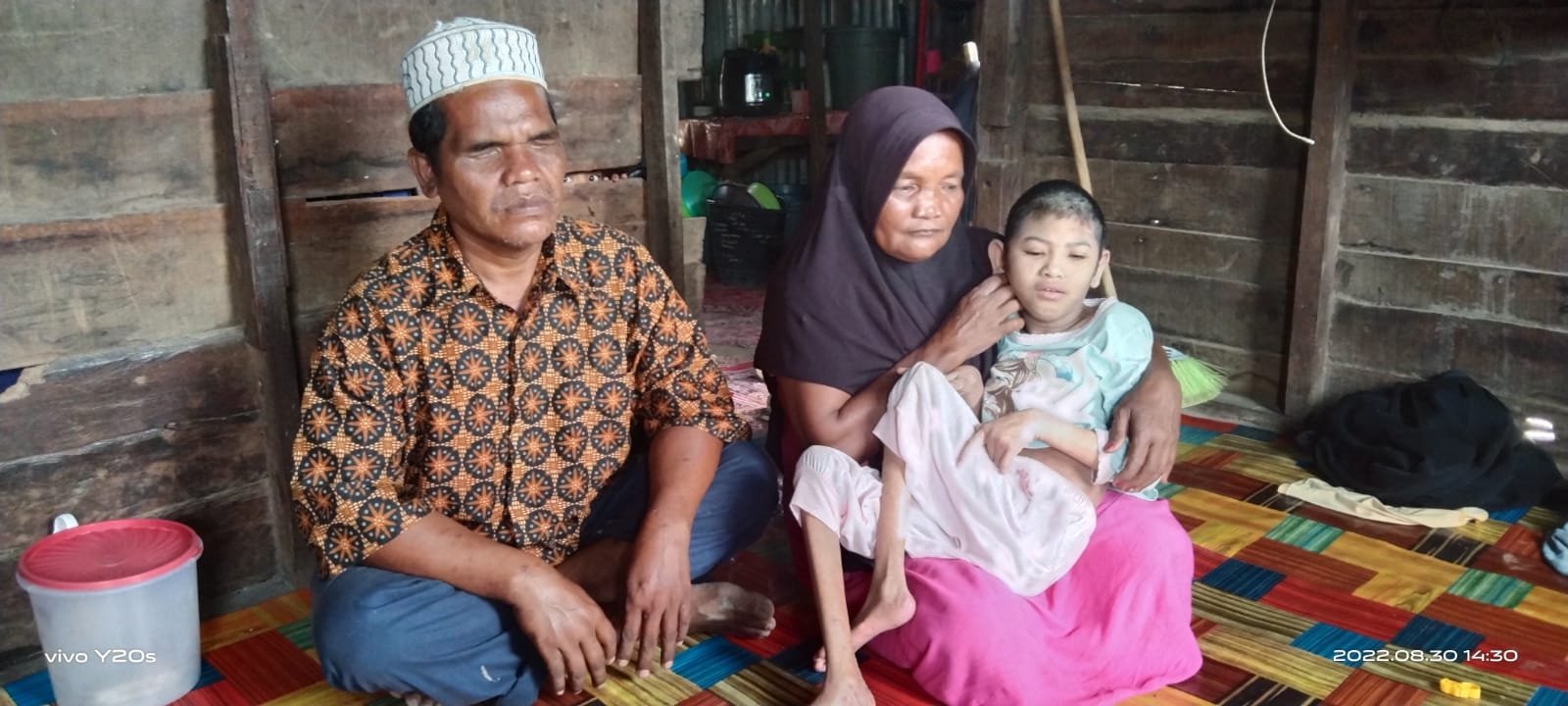Di Mandailing Natal Yatim – Piatu Lumpuh, Tinggal Bersama Kakek Tuna Netra, Membutuhkan Perhatian Kita Bersama