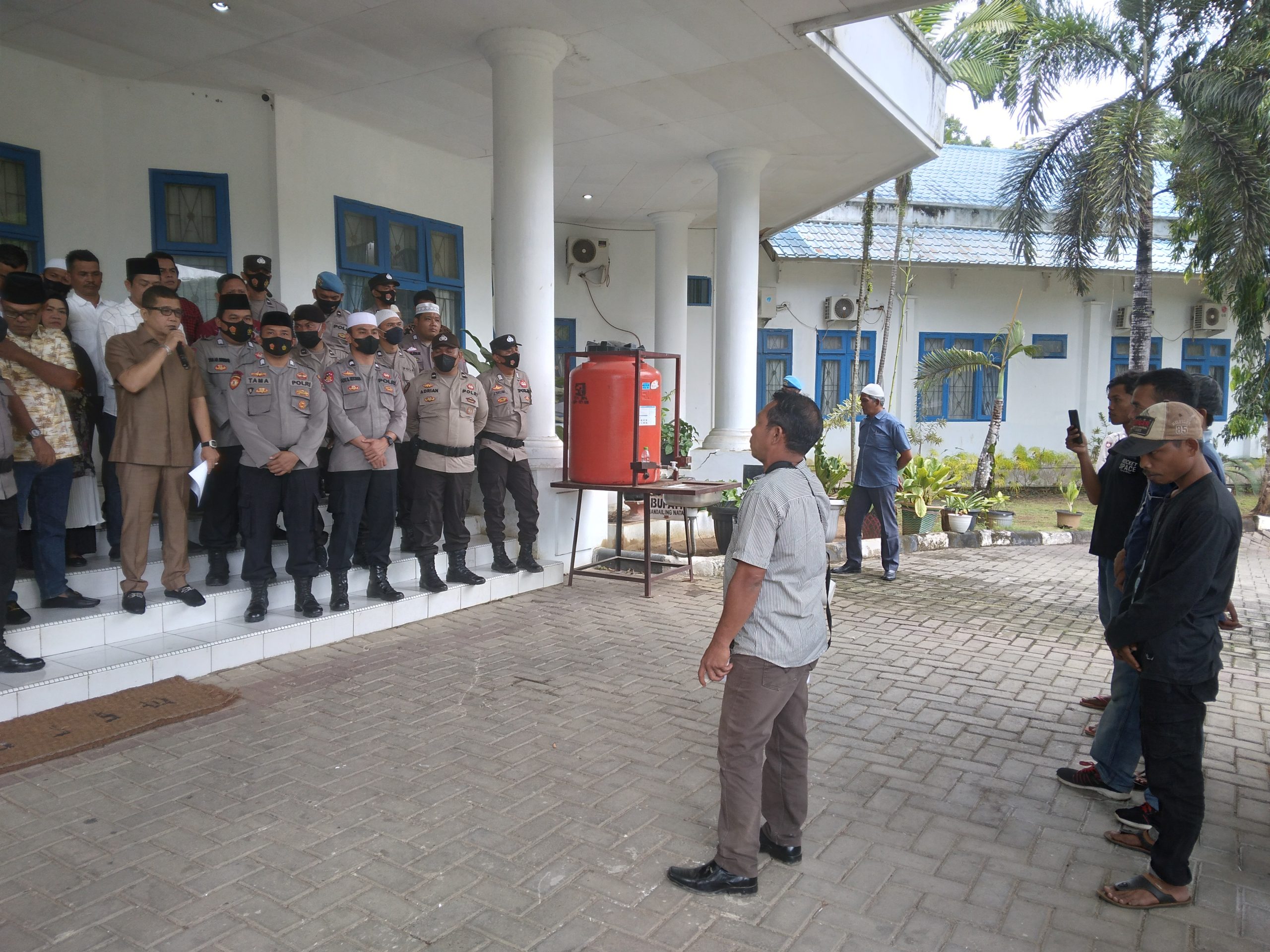 AMMB Demo, Laporkan PT.TBG Ke – DPRD Mandailing Natal