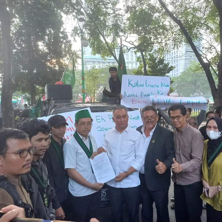 Wakil Ketua DPRD Sumut Terima Aksi Unjuk Rasa HMI BADKO-SUMUT