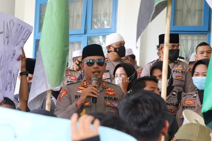 Kapolres Madina AKBP.HM.Reza CAS,S.IK.SH.MH, Unras Penolakan Kenaikan BBM Aman dan Kobdusif
