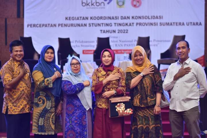 Wabup dan Ketua TP PKK Madina Hadiri Rapat Penurunan Stunting di Medan