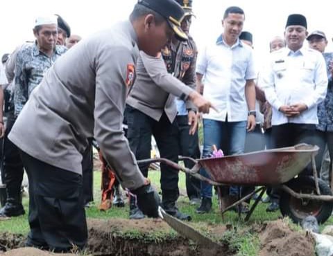 Kapolres Madina Letakkan Batu Pertama, Pembangunan Pagar, Rumdis dan Renovasi Kantor Polsek Batahan