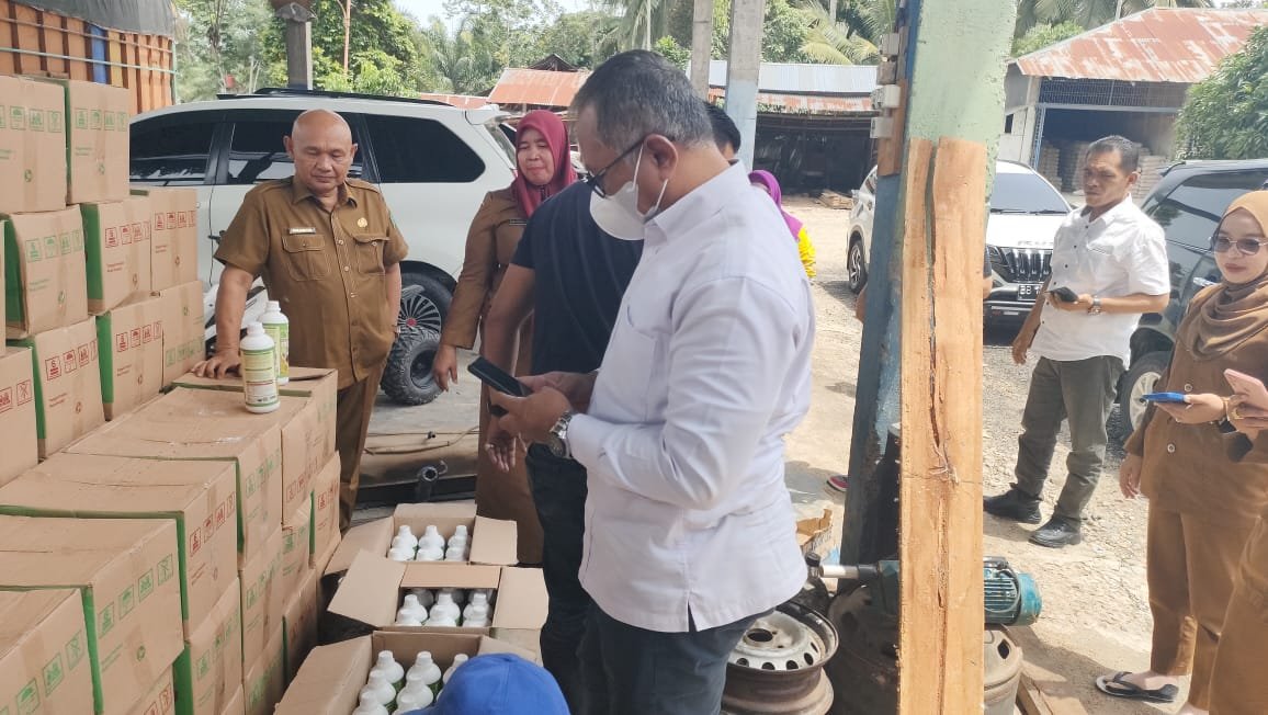 401 Kelompok Tani Madina Terima Bantuan Pupuk Organik Cair Dari Kementan