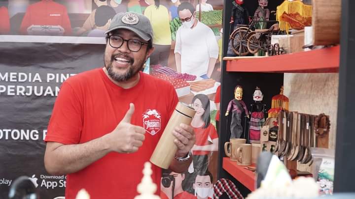 Pasar Gotroy MPP, Ketua DPD PDI Perjuangan Jawa Barat Lihat Produk Kader