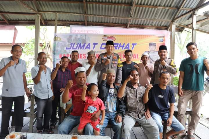 Sembari Ngopi Bareng, Kapolres Madina Dengarkan Curhat Warga Kampung Padang