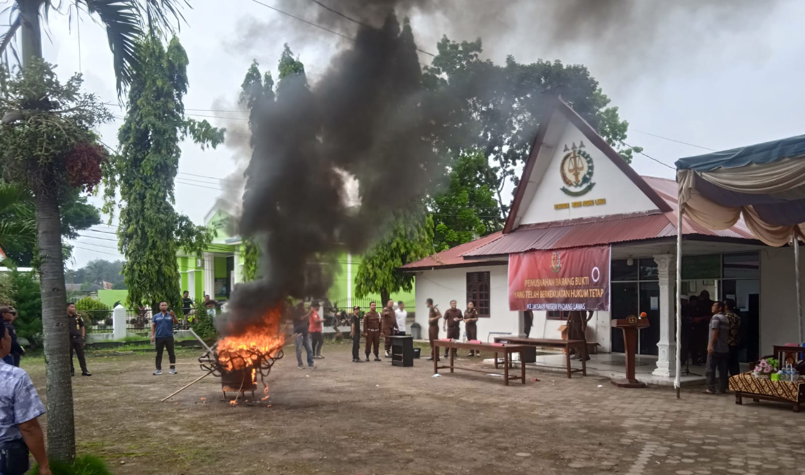 Lantik Kasi Pidsus. Kejari Palas Musnahkan Barang Bukti 55  Perkara Pidana Umum