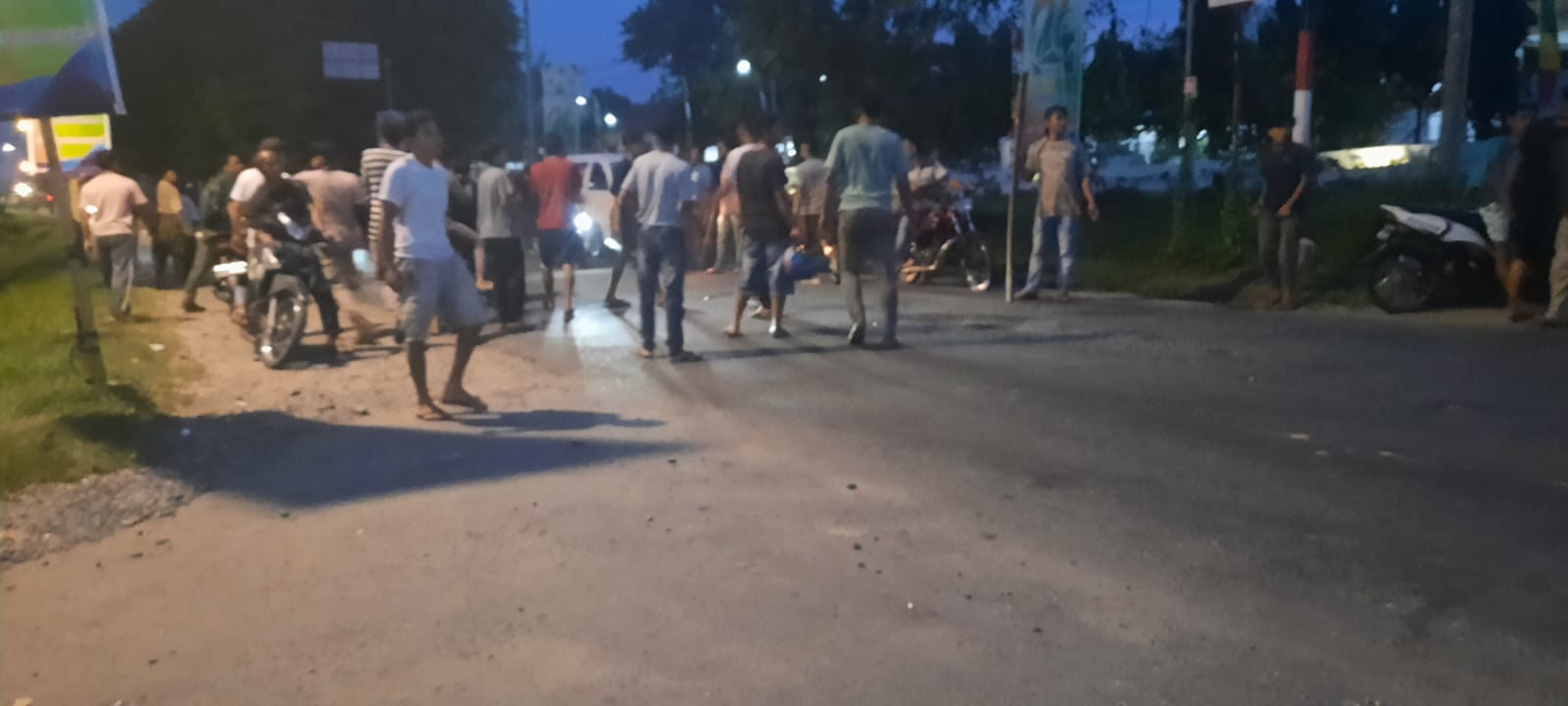 Breaking News, Warga Desa Purba Baru Dengan Desa Parbangunan ” Saling Lempar ” di Jalinsum