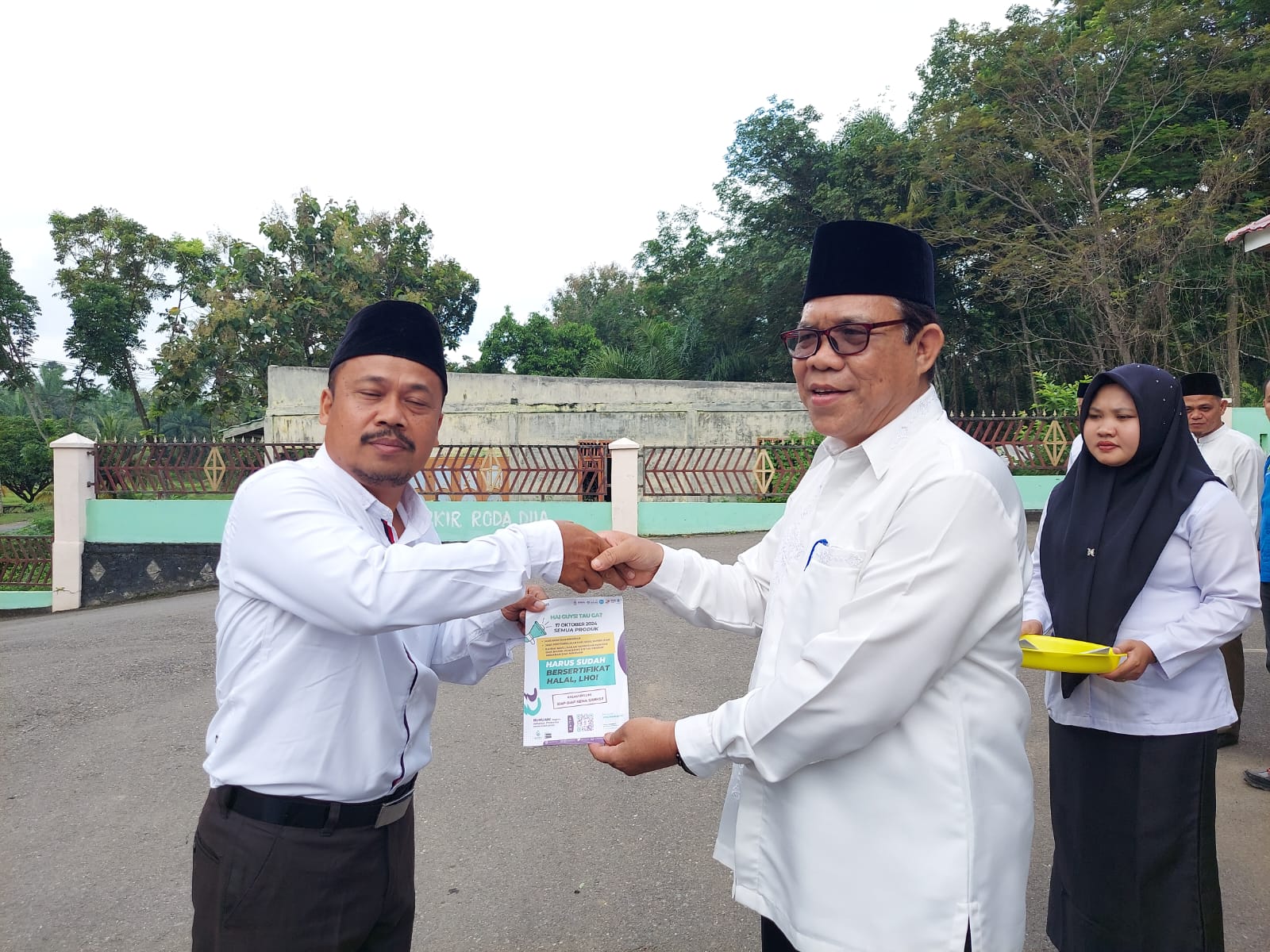 Kemenag Paluta Sosialisasi Sertifikasi Halal Pada Pelaku IKM,UMK dan Pedagang