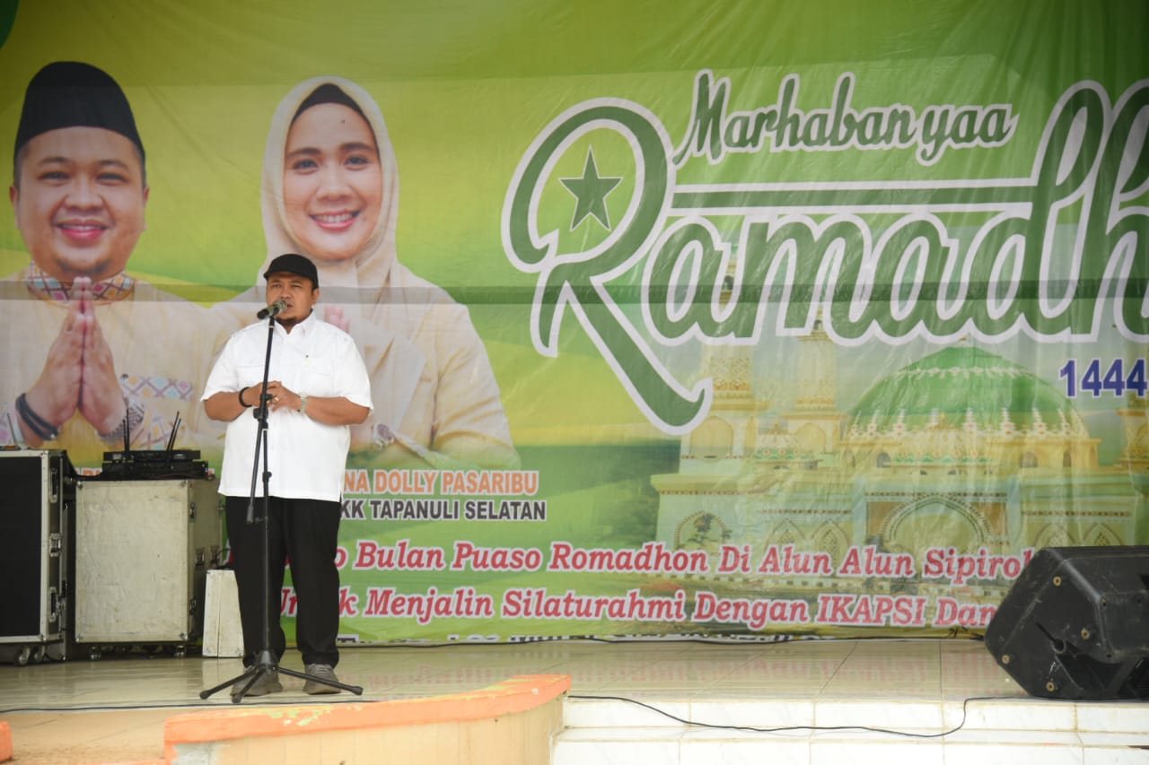 Bupati Tapsel Resmi Buka Poken Parbuko Adian Pardomuan Alun-Alun Sipirok