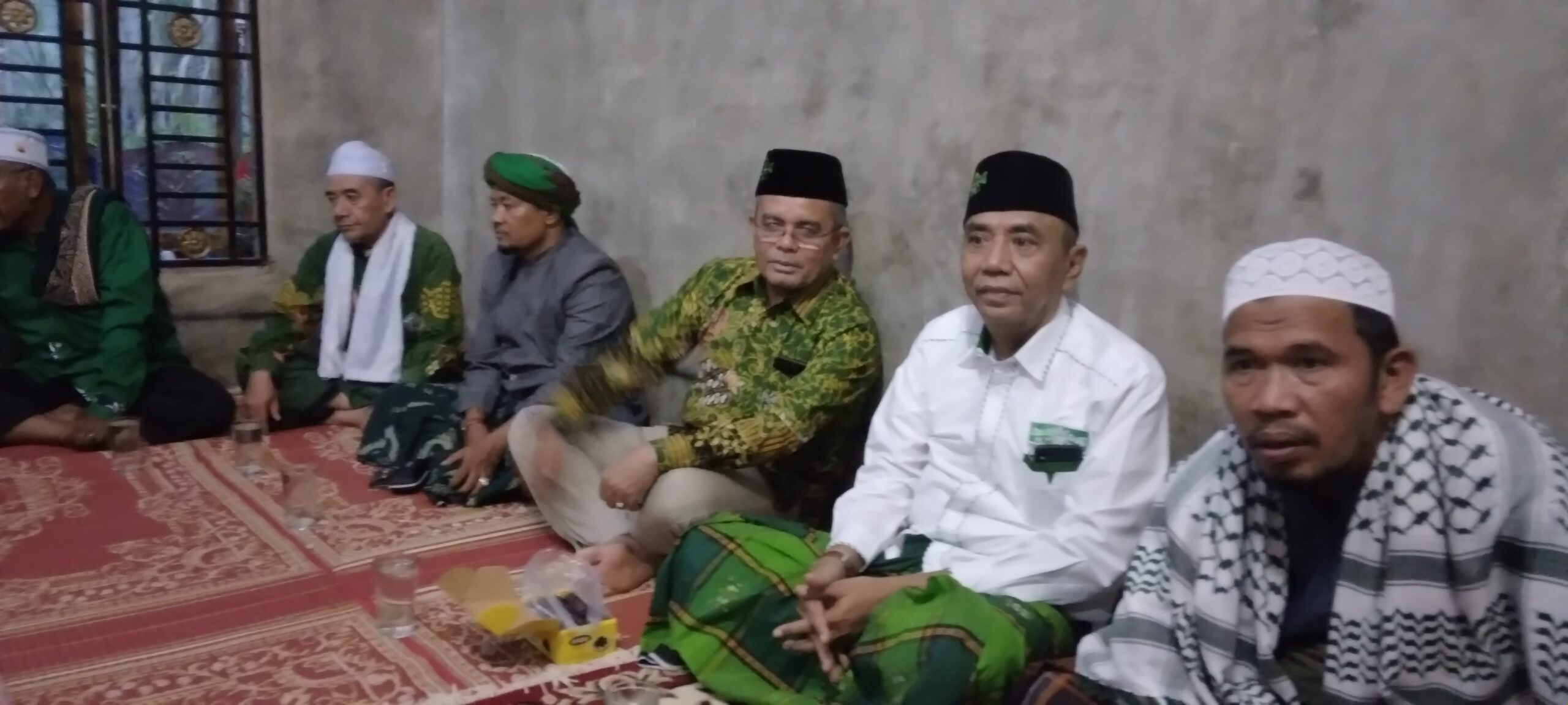 Sederhana, Ketua PC.NU Madina Buka Puasa Bersama di Desa Sibaruang Kec.Siabu