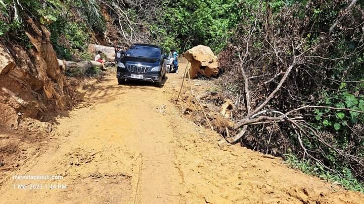 Liputan Khusus Wartawan Malintang Pos Group, Hallo Pak Gubsu.!!! Jalinsum Sibuhuan – Batas Paluta Rusak Parah