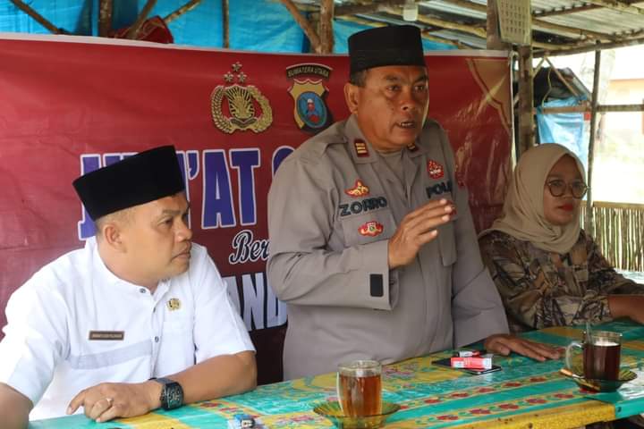 Mewakili Kapolres Madina, Kasat Binmas Gelar Jum’at Curhat di Desa Bangun Sejati