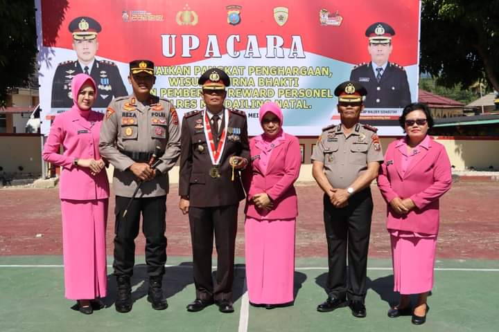 Kapolres Madina Pimpin Upacara Kenaikan Pangkat, Purna Bakti dan Pemberian Reward