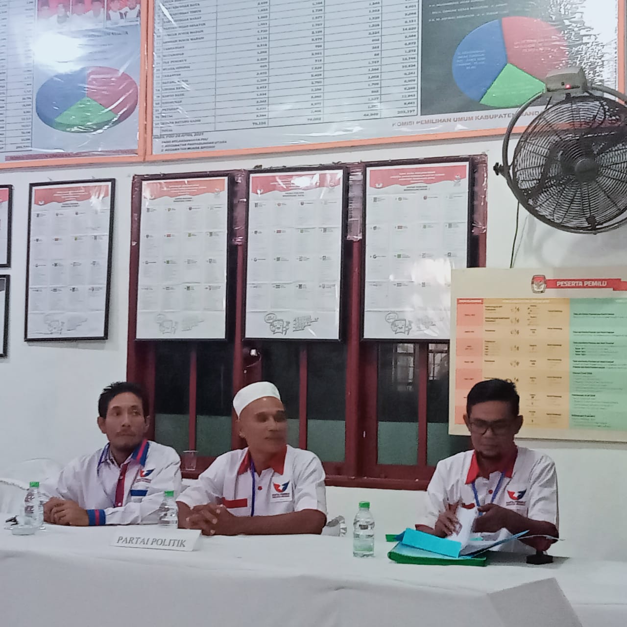 Liputan Khusus Hari Terahir Pendaftaran Bacaleg Ke – KPUD Mandailing Natal (1)