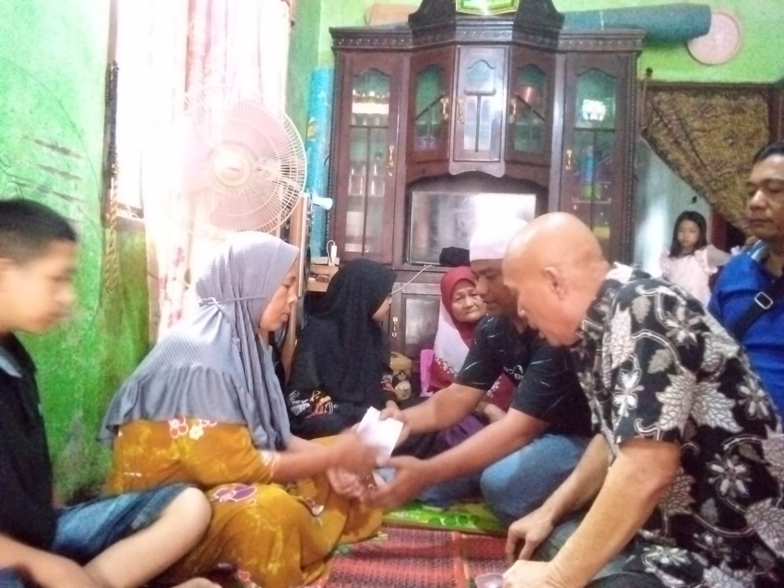 Wartawan Madina Bantu Korban Kebakaran di Sihepeng Induk