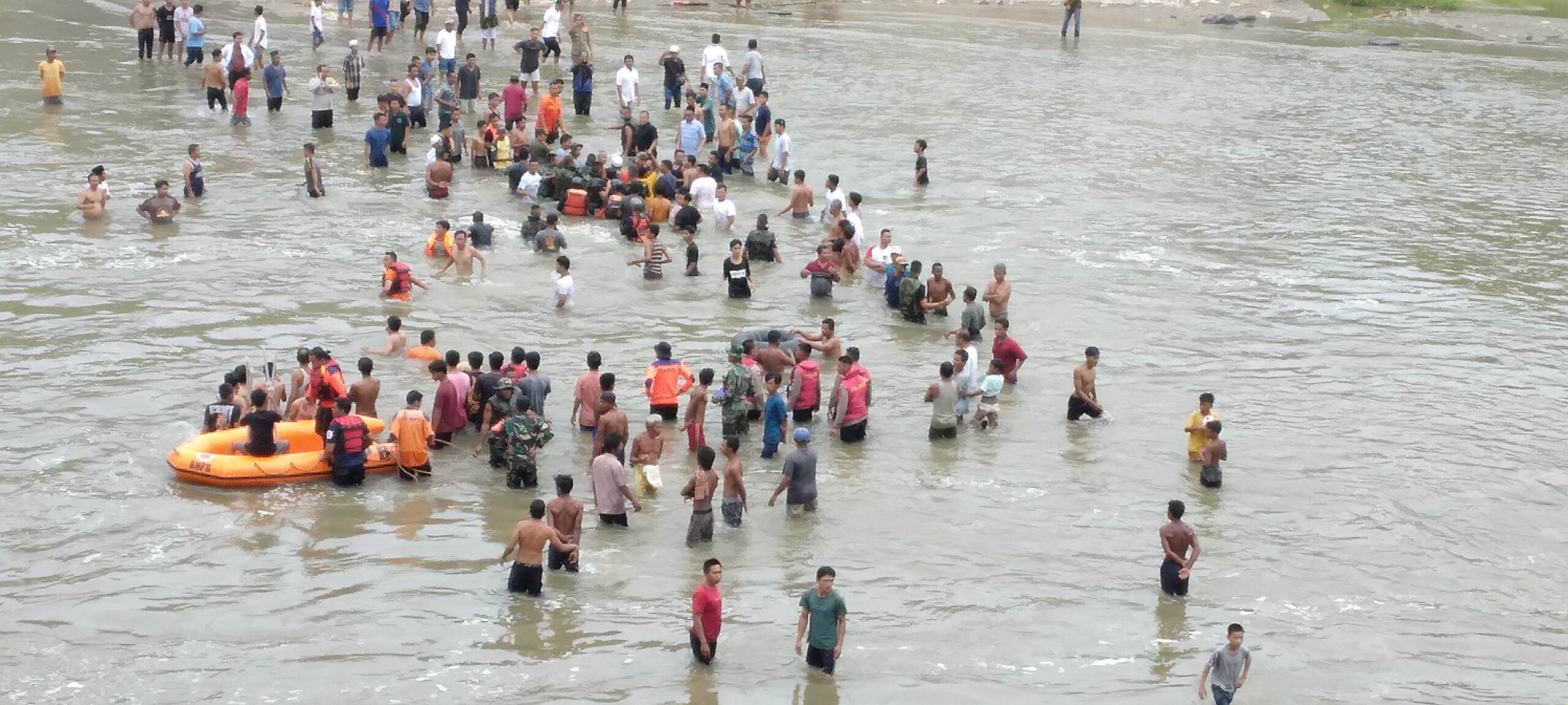 3 Warga Tenggelam di Irigasi Batang Gadis Ditemukan. 2 Meninggal dan 1 Selamat