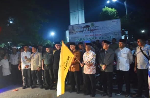 352 Jamaah Haji Asal Palas Di Lepas Plt Bupati Ahmad Zarnawi Pasaribu.