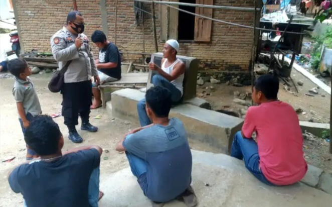 Bhabinkamtibmas Desa Siobon Ajak Masyarakat Jauhi Judi