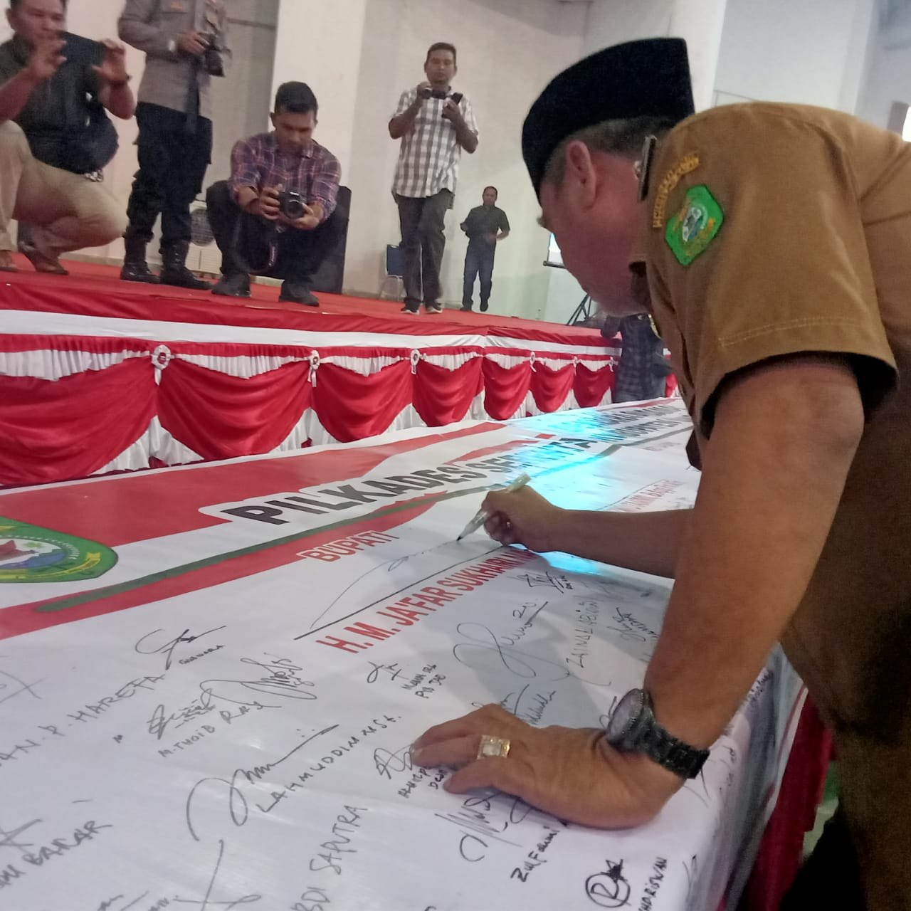 Soal Pilkades Serentak, Bupati Madina Minta Camat Sportif dan Netral