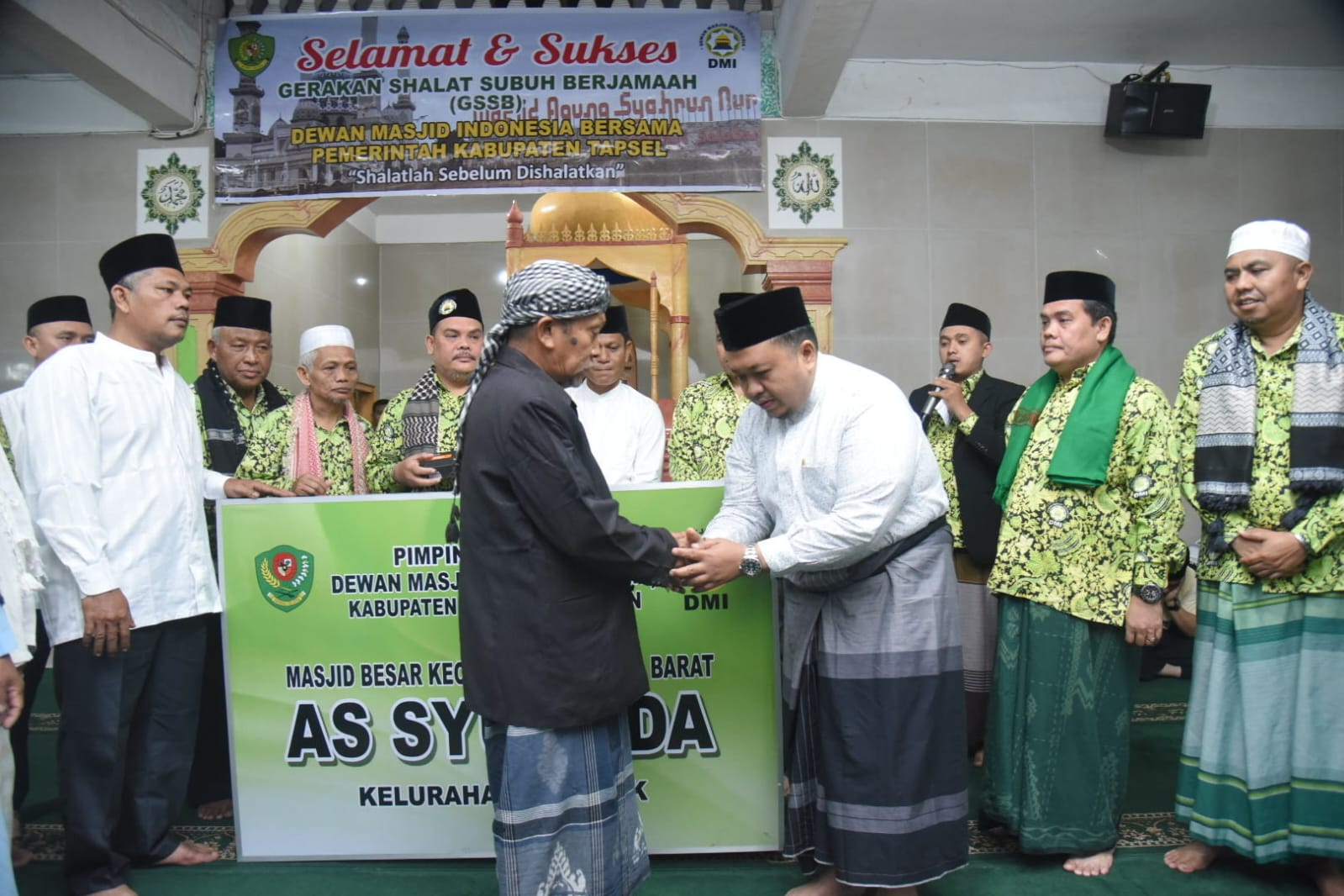 Bupati Tapsel Minta Kades dan Lurah Ciptakan Kenyamanan Bagi Masyarakat