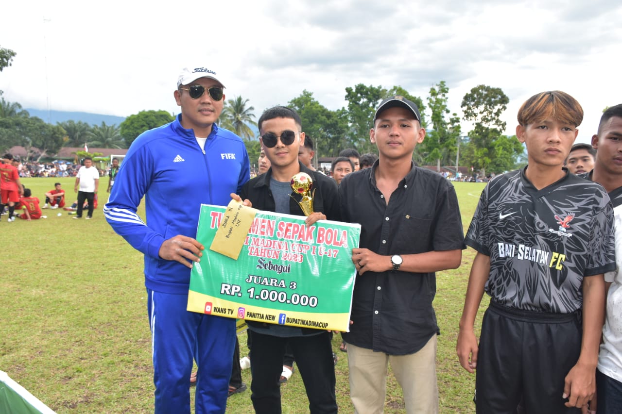 Kapolres Hadiri Final Turnamen Sepak Bola Bupati Madina Cup I