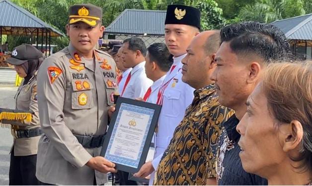 Bantu Tugas Polisi, Kapolres Madina Berikan Reward, Termasuk Paskibraka Nasional