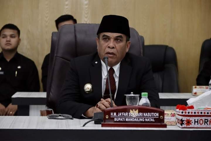 Jangan Buang Sampah di Sungai dan Saluran Irigasi